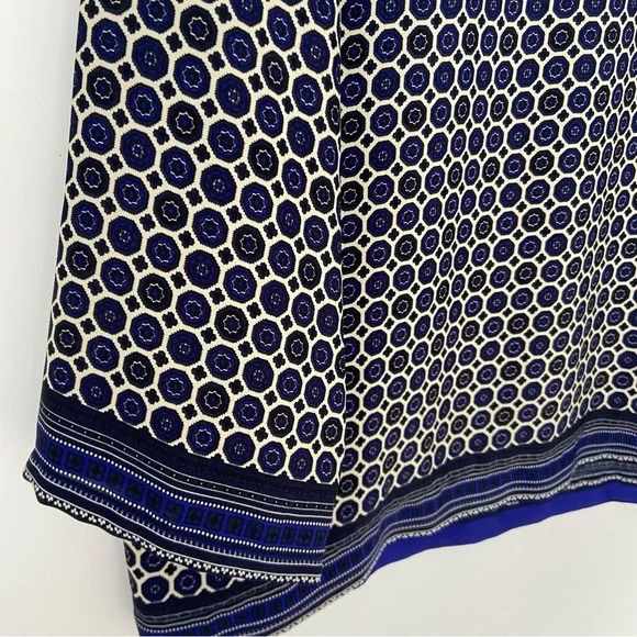 CYNTHIA ROWLEY NAVY AND CREAM GEOMETRIC PRINT FLOWY TOP/BLOUSE, LARGE - Picture 3 of 11
